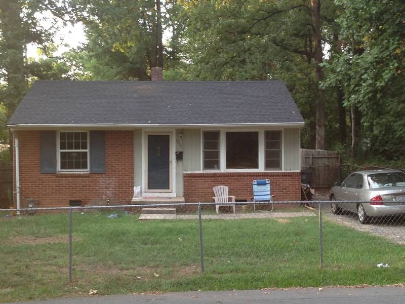 House for rent at 4015 Dinglewood Ave, Charlotte, NC 28205