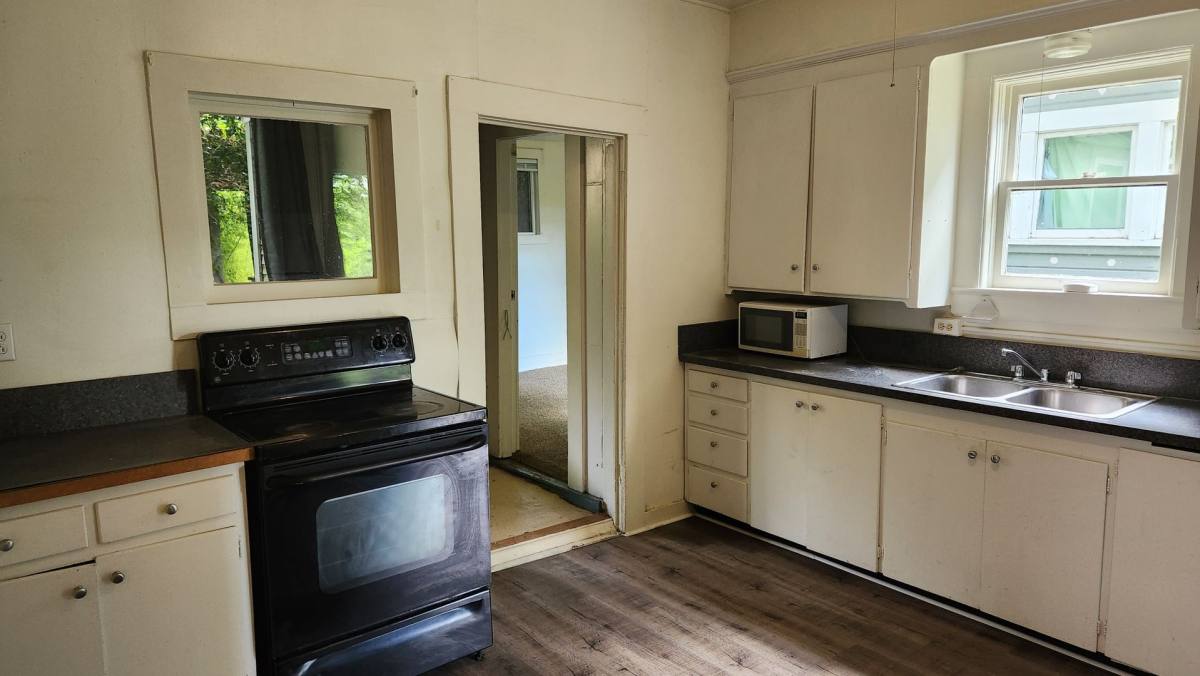 Apartment for rent at 920 N Garden St, Bellingham, WA 98225