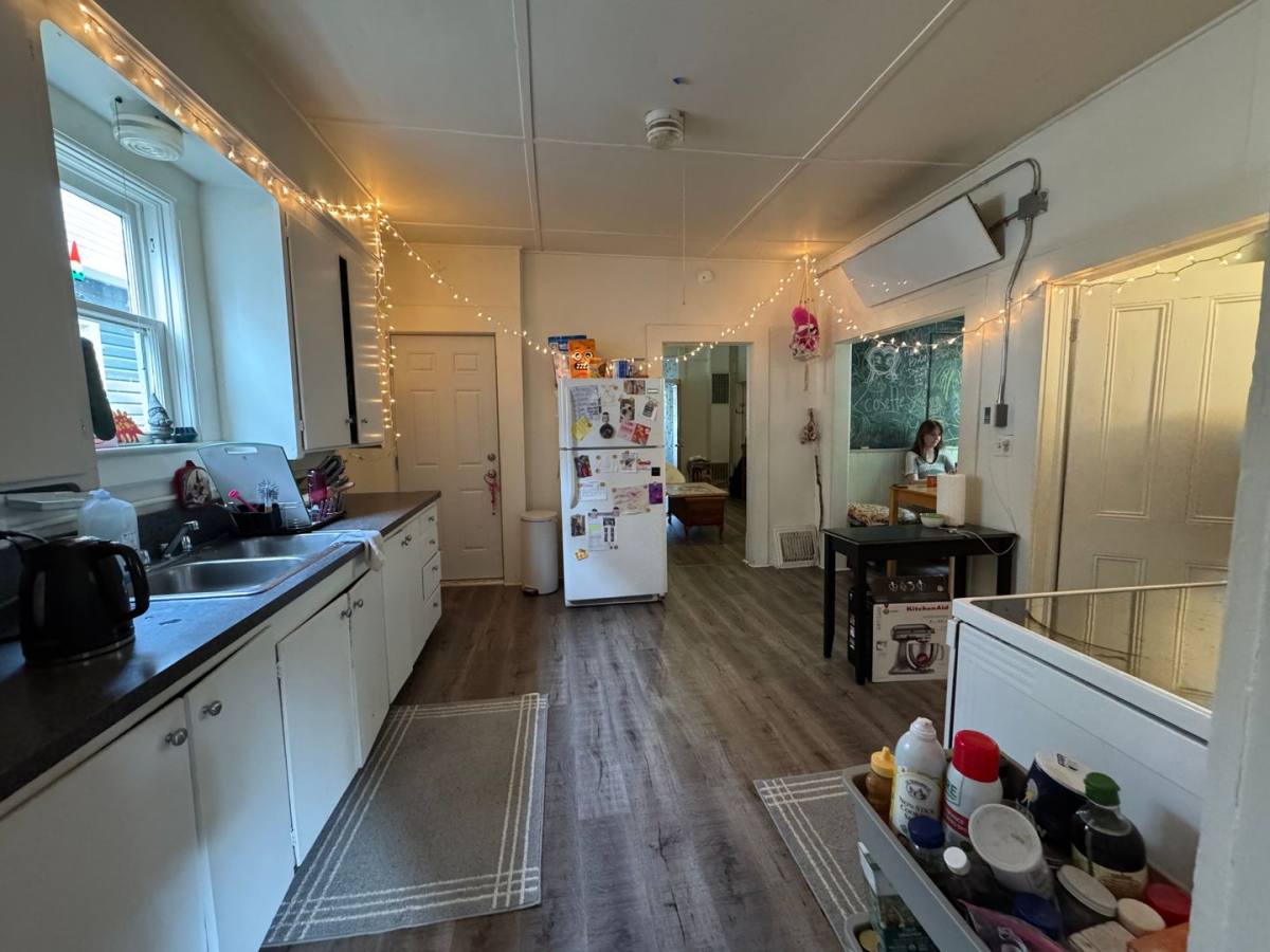 Apartment for rent at 920 N Garden St, Bellingham, WA 98225