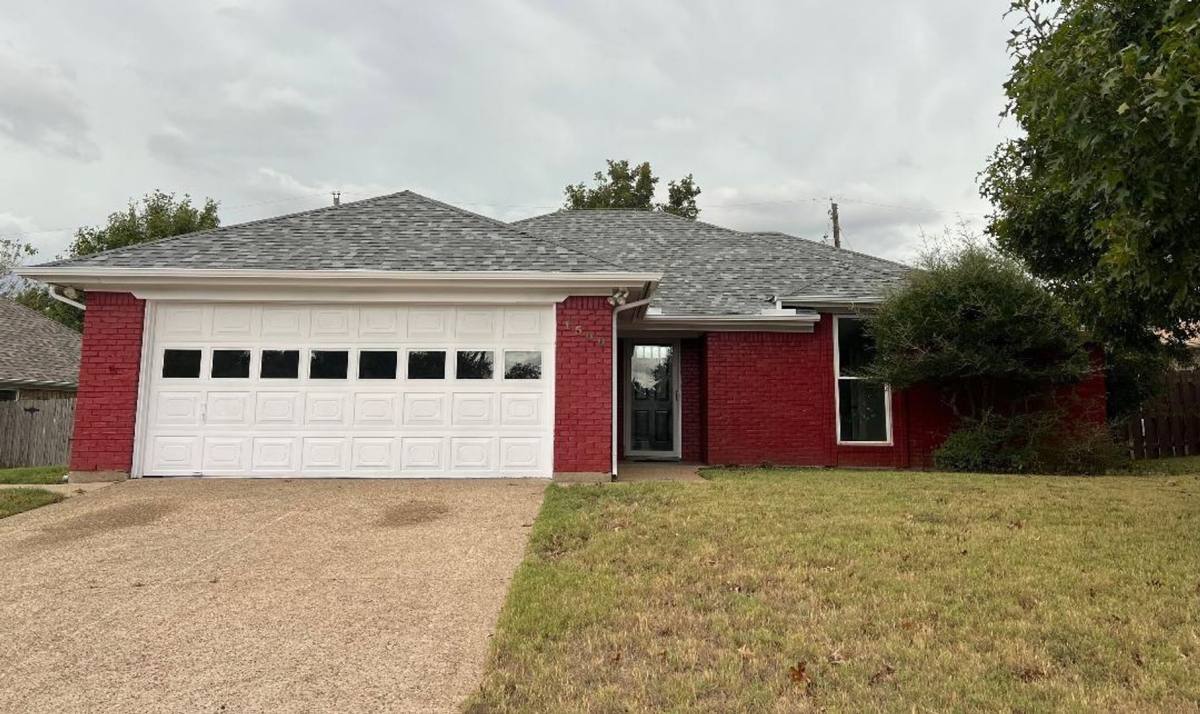 House for rent at 1500 Hyde Park Blvd, Cleburne, TX 76033