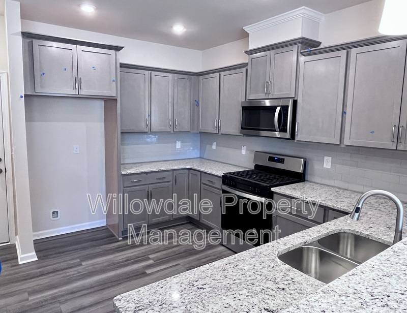 Townhouse for rent at 303 Parker Station Ave, Fuquay Varina, NC 27526