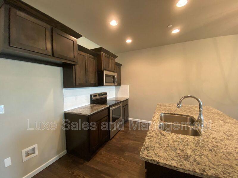 Townhouse for rent at 749 SW 14th St, Oklahoma City, OK 73160