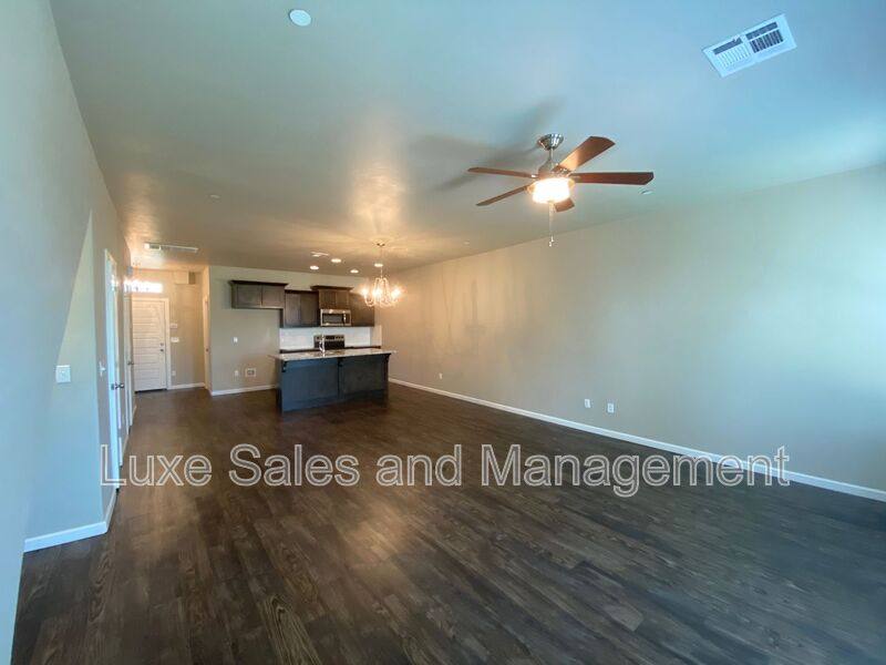 Townhouse for rent at 749 SW 14th St, Oklahoma City, OK 73160