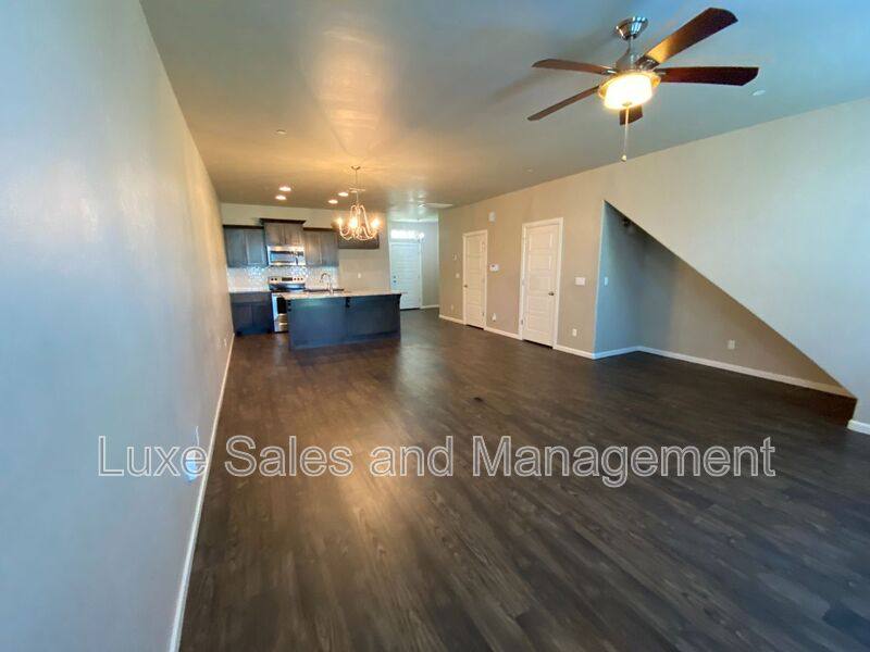 Townhouse for rent at 749 SW 14th St, Oklahoma City, OK 73160