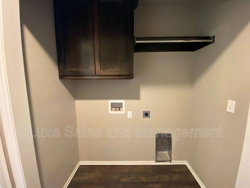 Townhouse for rent at 749 SW 14th St, Oklahoma City, OK 73160
