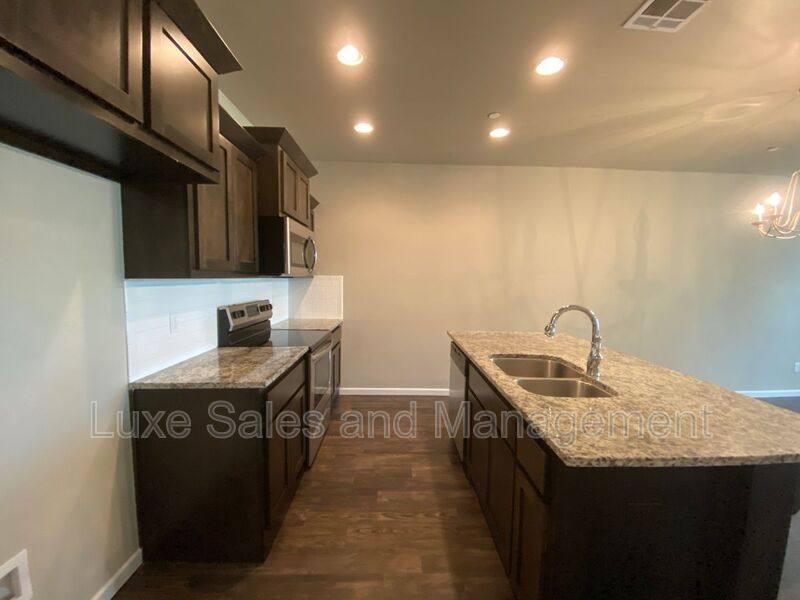 Townhouse for rent at 749 SW 14th St, Oklahoma City, OK 73160
