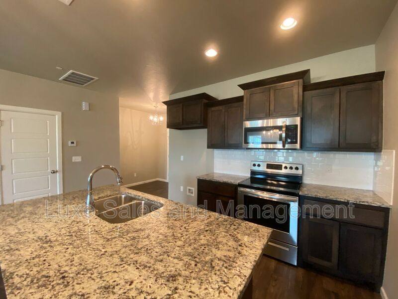 Townhouse for rent at 749 SW 14th St, Oklahoma City, OK 73160