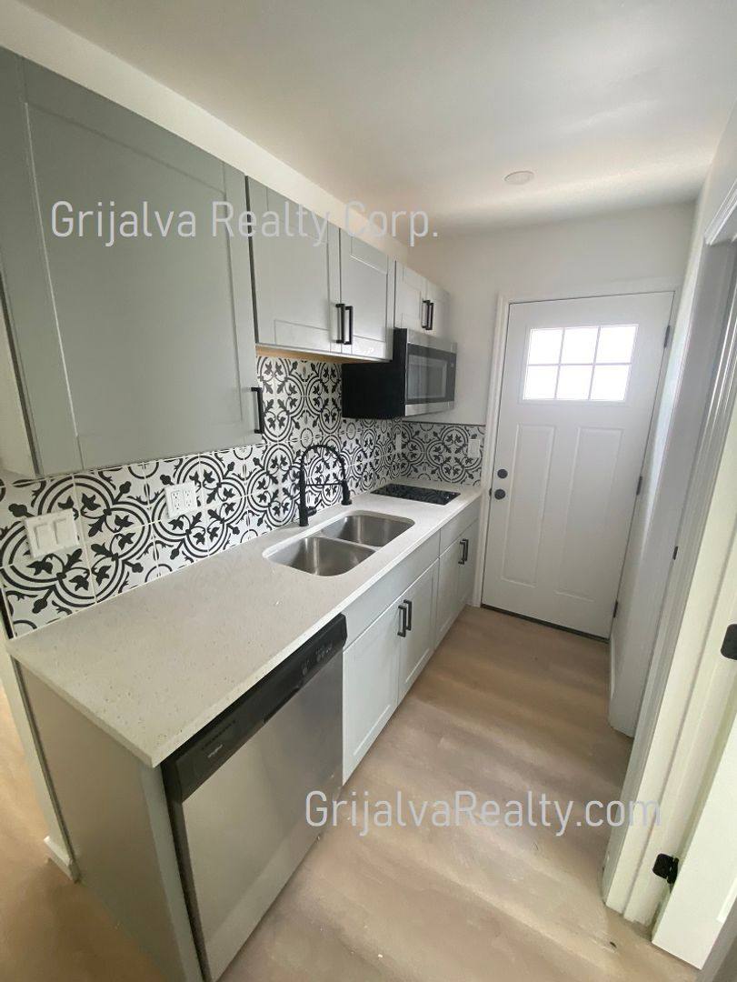 Townhouse for rent at 1030 E Lee, Tucson, AZ 85719