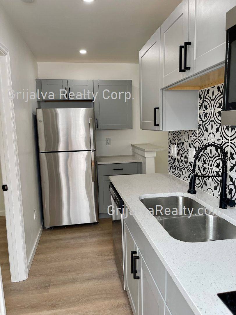 Townhouse for rent at 1030 E Lee, Tucson, AZ 85719