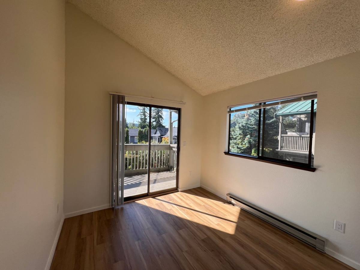 Townhouse for rent at 2111 Knox Ave, Bellingham, WA 98225