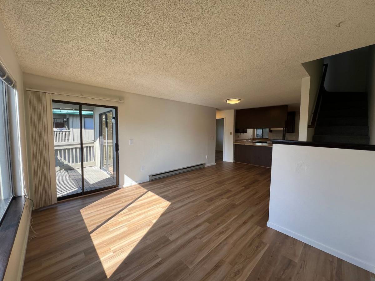Townhouse for rent at 2111 Knox Ave, Bellingham, WA 98225