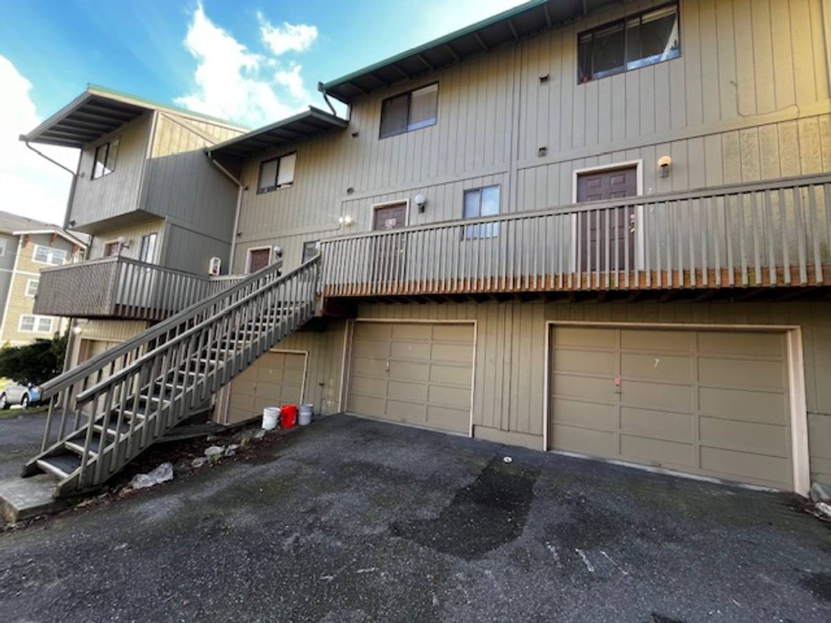 Townhouse for rent at 2111 Knox Ave, Bellingham, WA 98225