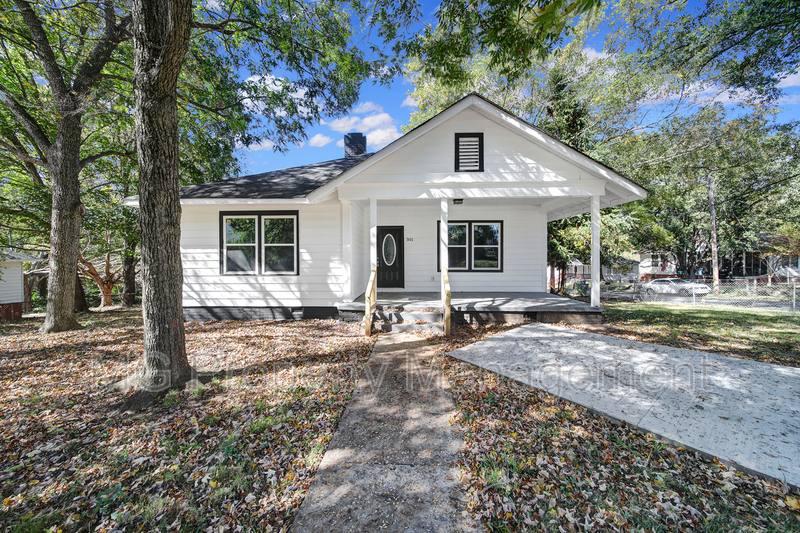 House for rent at 501 S Weldon St, Gastonia, NC 28052