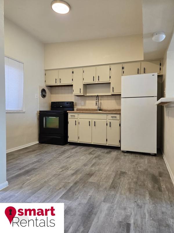 Apartment for rent at 4304 Fairview Ave #B, Saint Louis, MO 63116