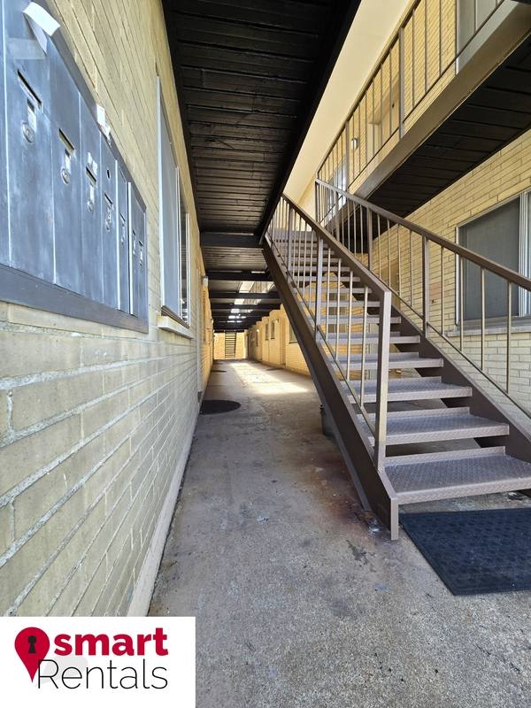Apartment for rent at 4304 Fairview Ave #B, Saint Louis, MO 63116