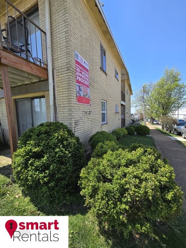 Apartment for rent at 4304 Fairview Ave #B, Saint Louis, MO 63116