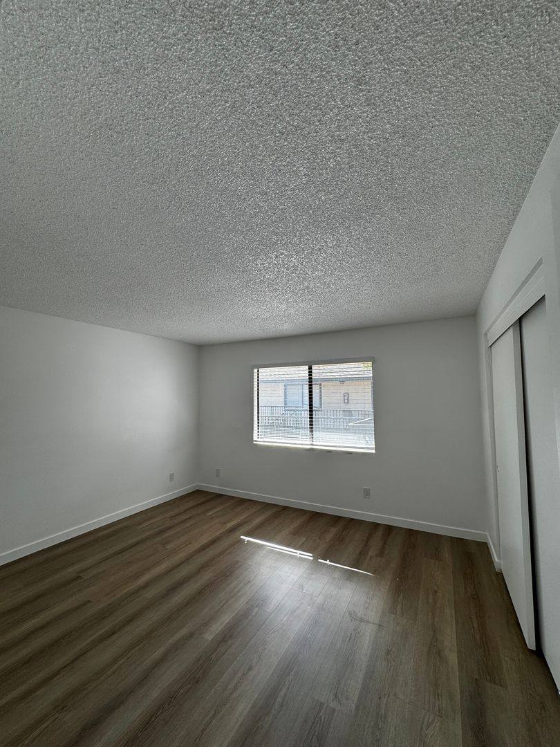 Apartment for rent at 1995-1999 Maple St, Costa Mesa, CA 92627