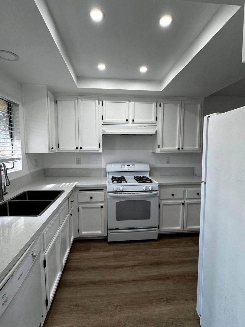 Apartment for rent at 1995-1999 Maple St, Costa Mesa, CA 92627