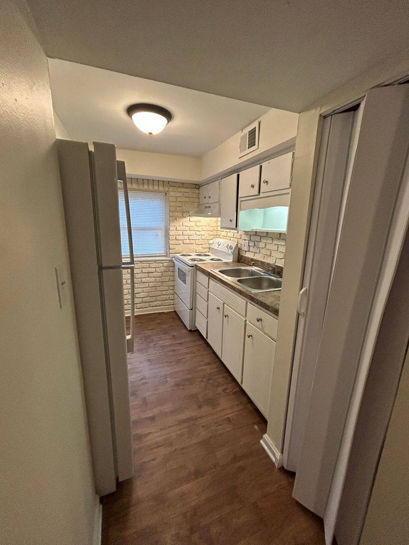 Apartment for rent at 2007 Terril Lane, Louisville, KY 40218
