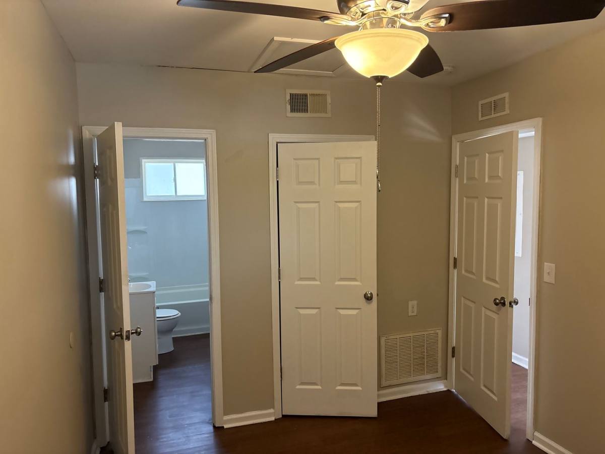 Apartment for rent at 2007 Terril Lane, Louisville, KY 40218
