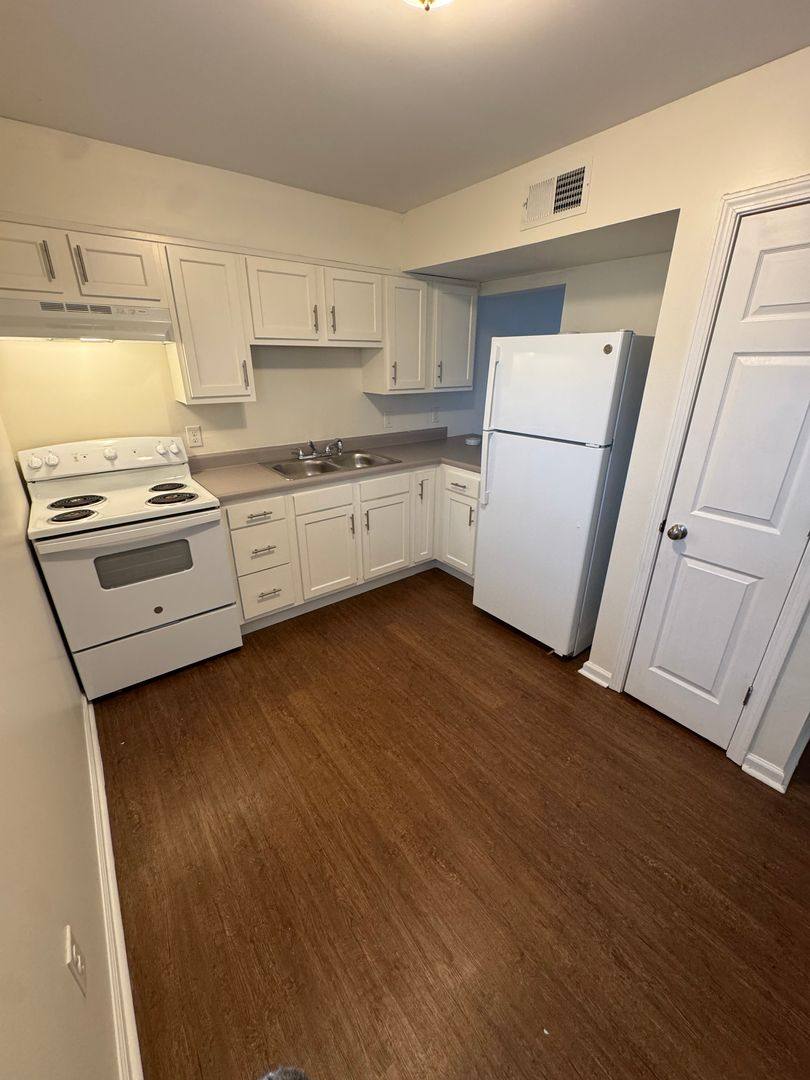Apartment for rent at 2007 Terril Lane, Louisville, KY 40218
