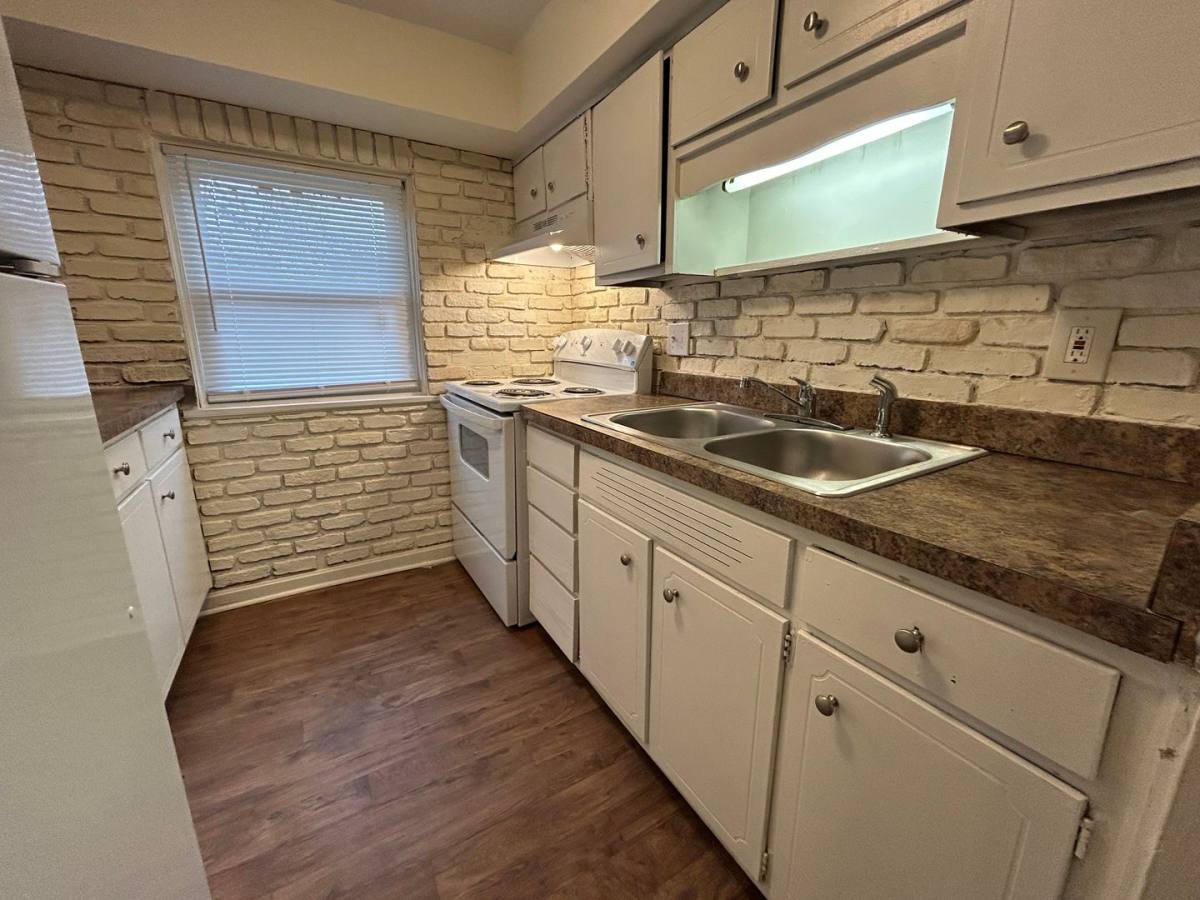 Apartment for rent at 2007 Terril Lane, Louisville, KY 40218