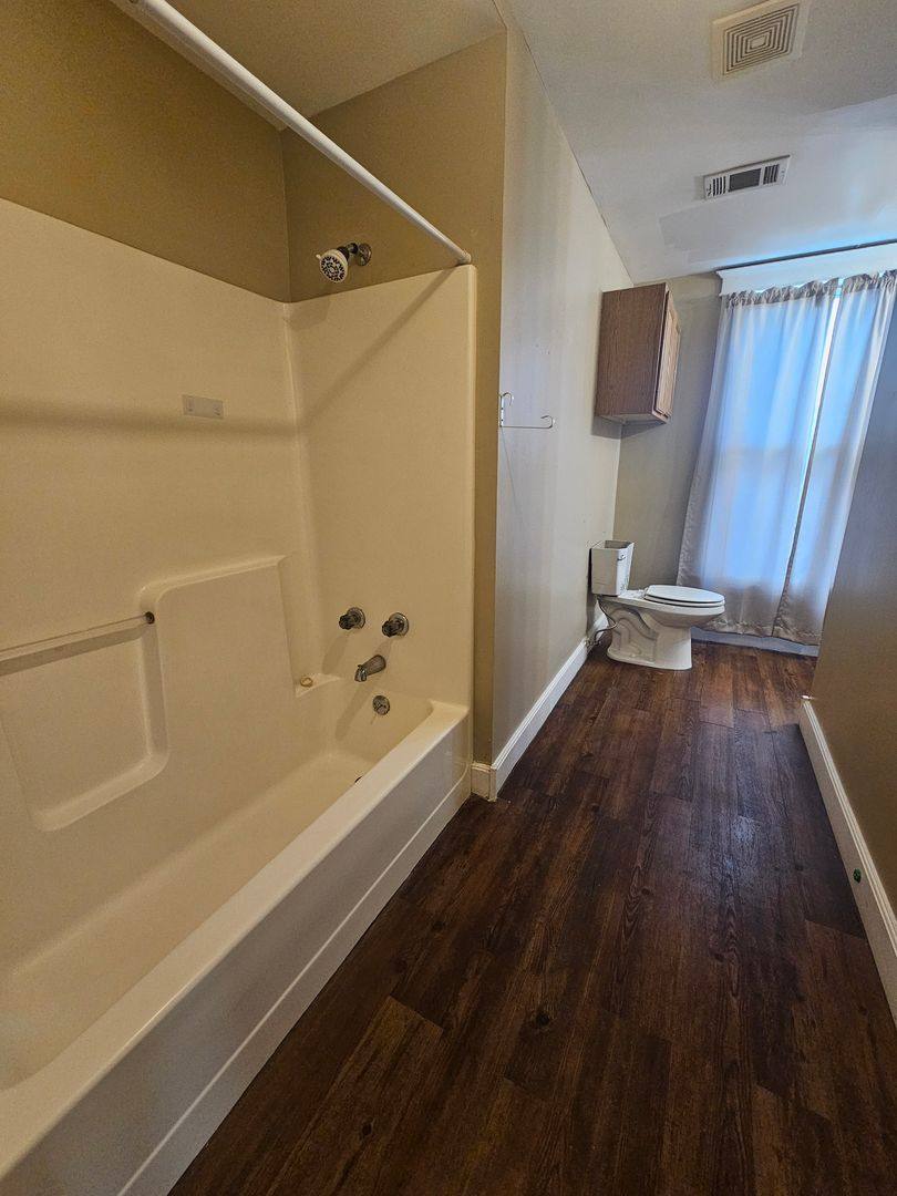 Apartment for rent at 929 Bridge, Davenport, IA 52803