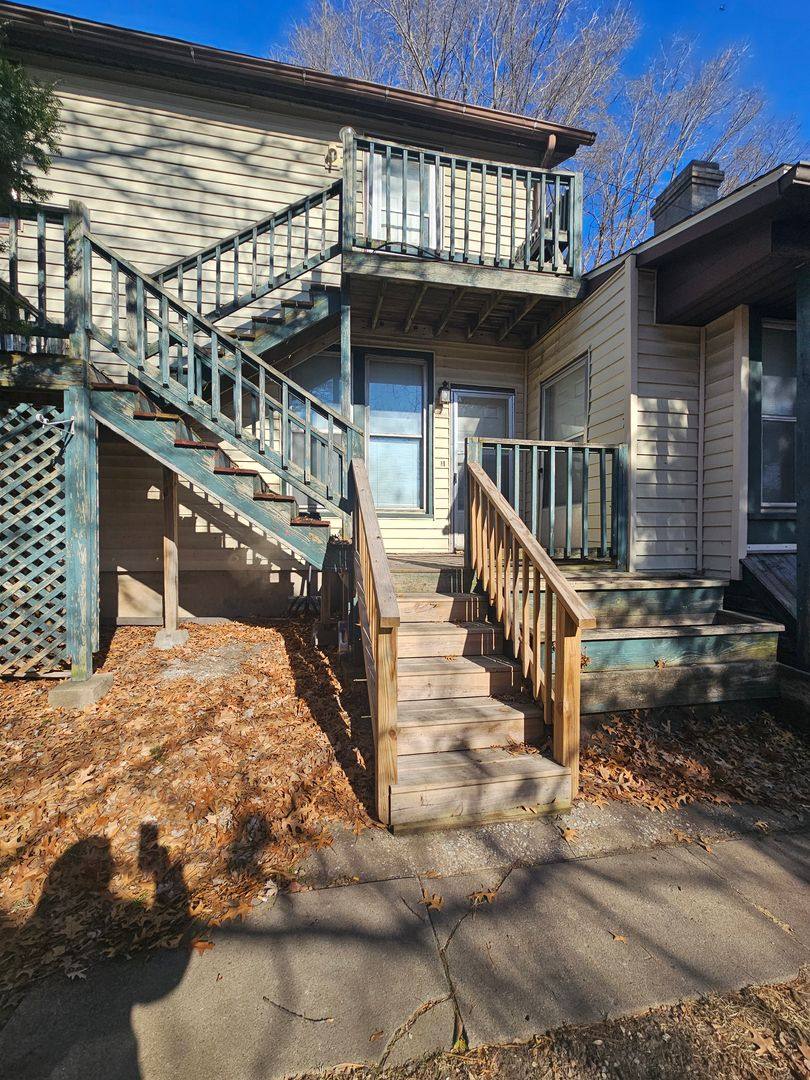 Apartment for rent at 929 Bridge, Davenport, IA 52803