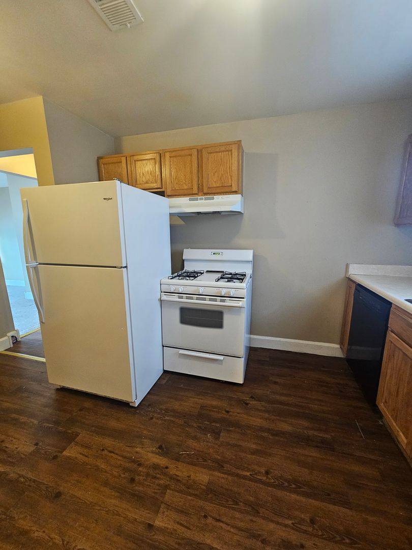 Apartment for rent at 929 Bridge, Davenport, IA 52803
