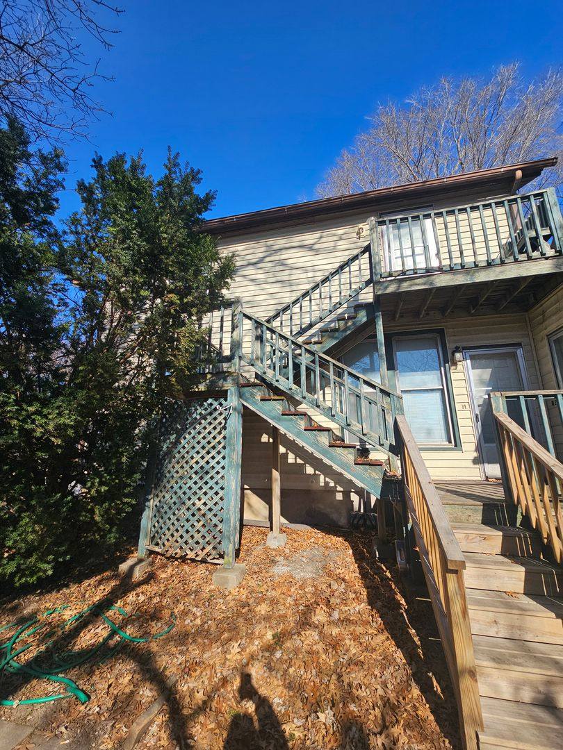 Apartment for rent at 929 Bridge, Davenport, IA 52803