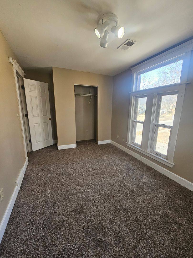 Apartment for rent at 929 Bridge, Davenport, IA 52803