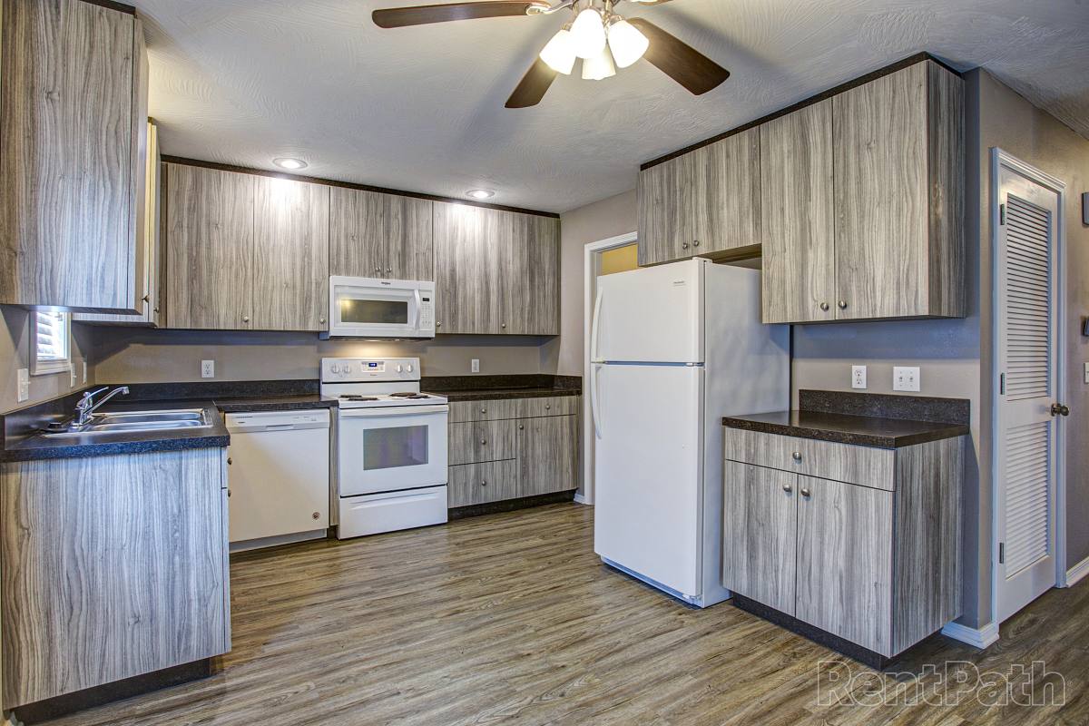 Apartment for rent at 1655 S Ingram Mill Rd, Springfield, MO 65804