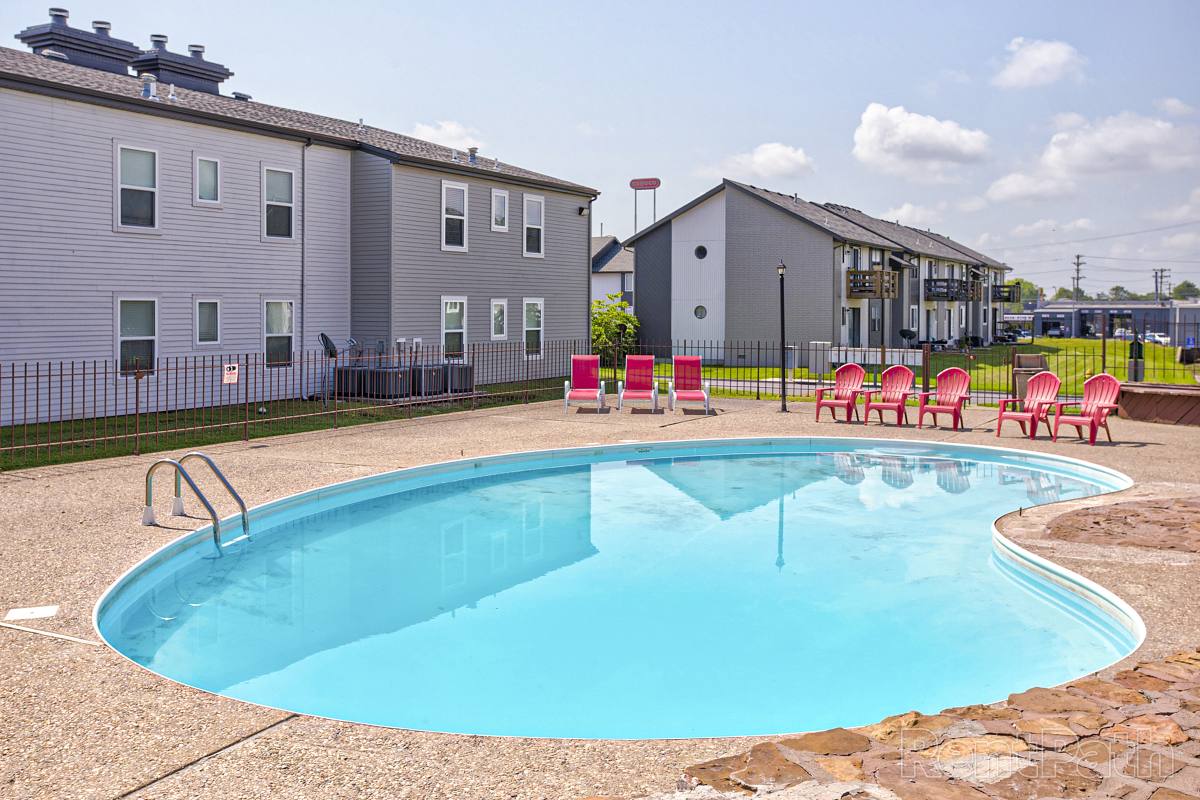 Apartment for rent at 1655 S Ingram Mill Rd, Springfield, MO 65804
