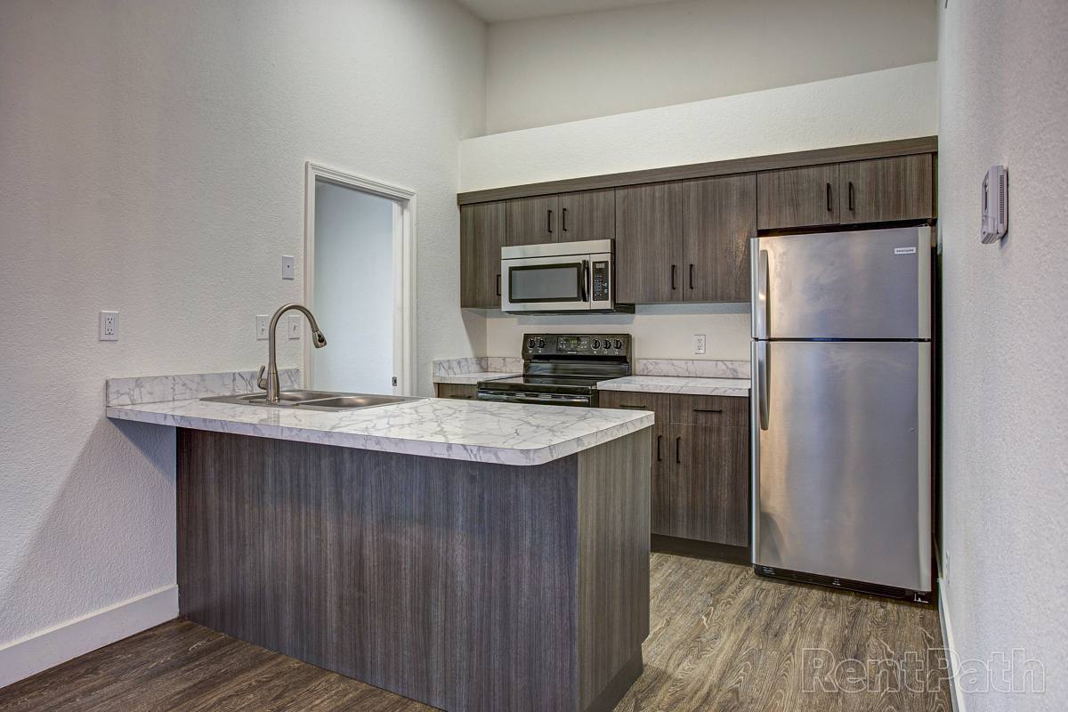 Apartment for rent at 1655 S Ingram Mill Rd, Springfield, MO 65804