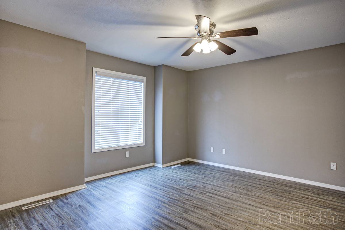 Apartment for rent at 1655 S Ingram Mill Rd, Springfield, MO 65804