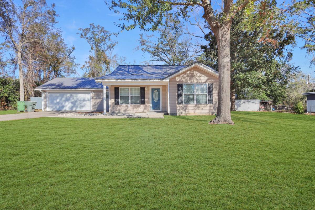 House for rent at 712 S Sixth St, Jesup, GA 31545