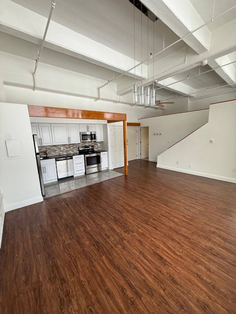 Apartment for rent at 11-15 Park St, Springfield, MA 01103