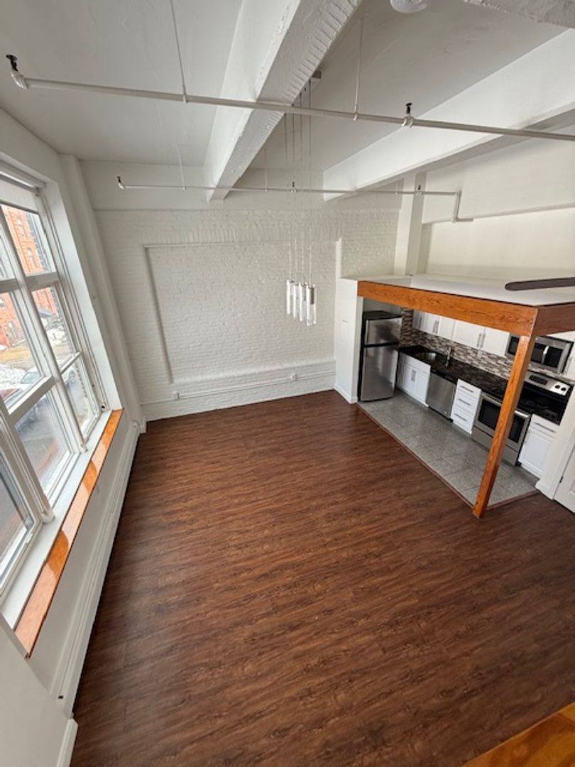 Apartment for rent at 11-15 Park St, Springfield, MA 01103