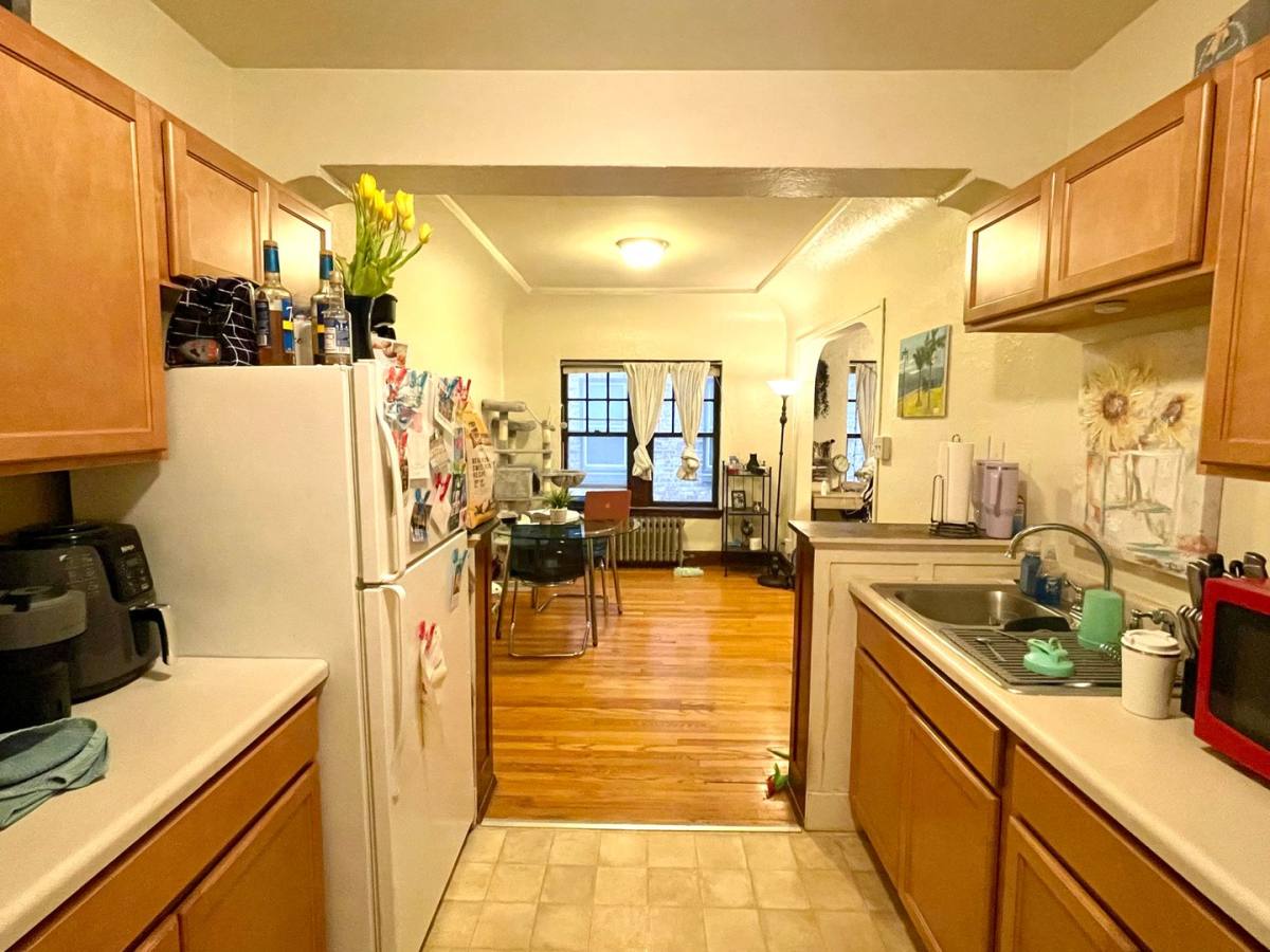 Apartment for rent at 4480 N Oakland Ave, Milwaukee, WI 53211