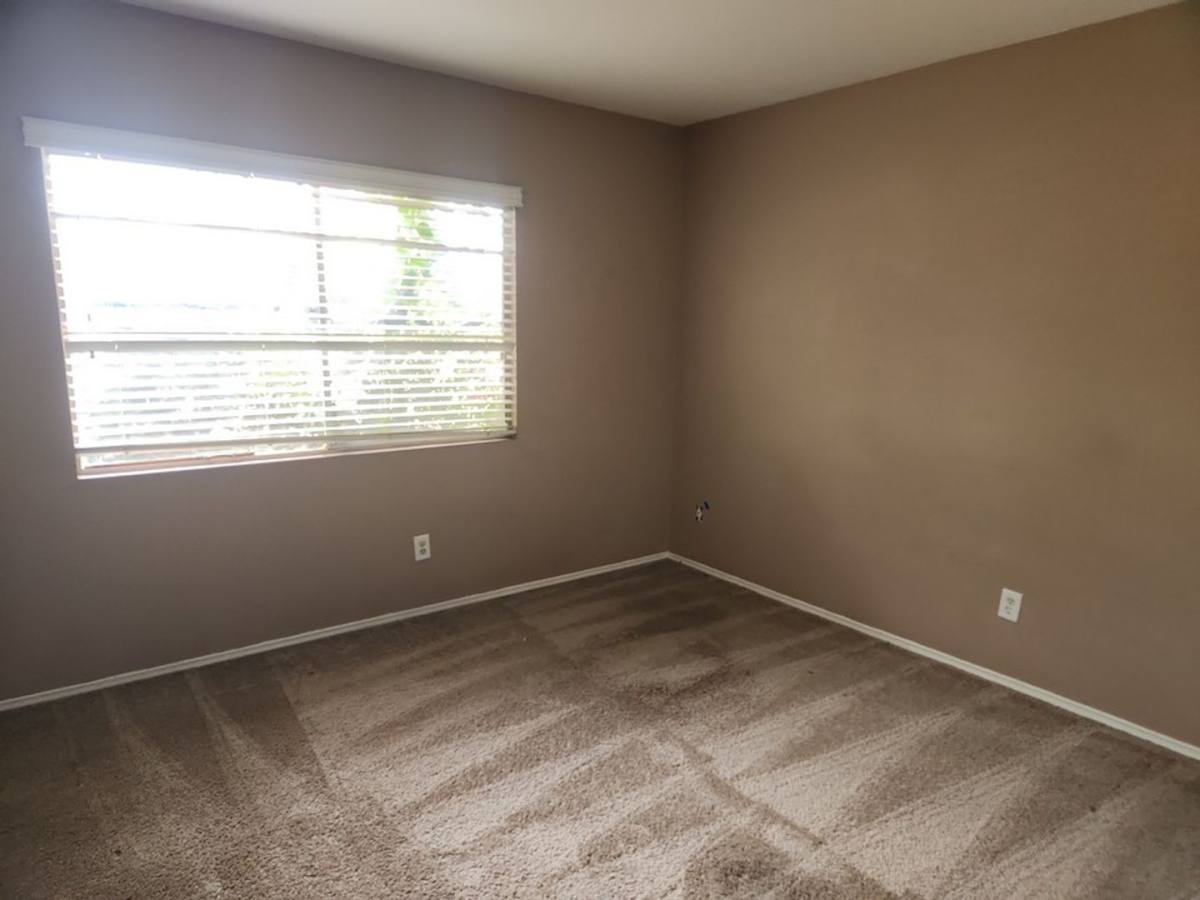 House for rent at 4330 W Royal Palm Rd, Glendale, AZ 85302
