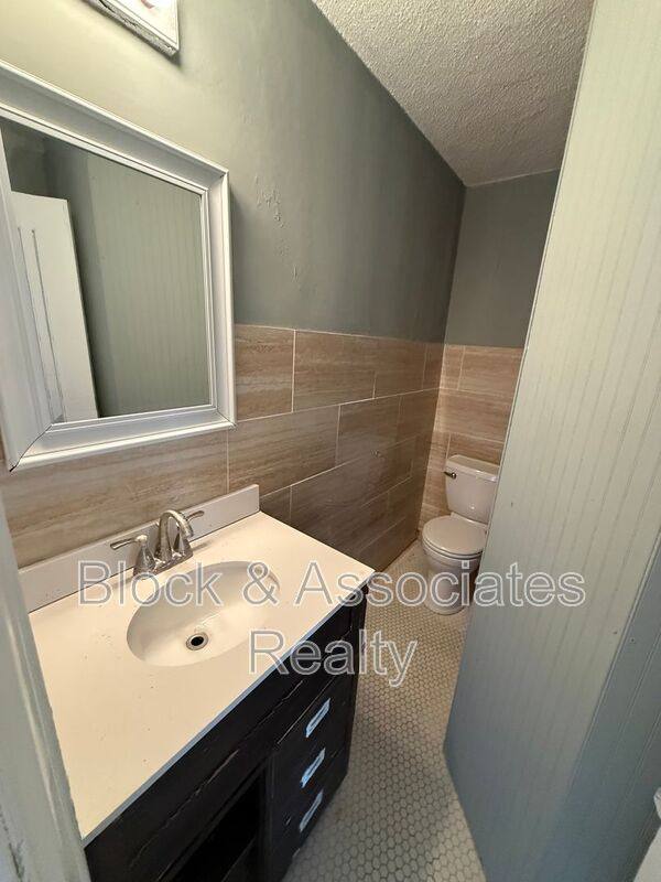 Apartment for rent at 605 Sunset Ave #3, Asheboro, NC 27203