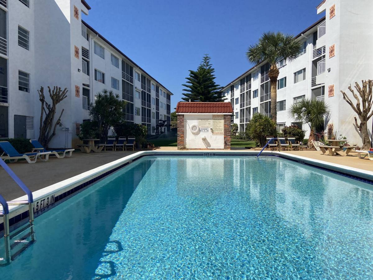 Apartment for rent at 4500 N Flagler Dr #4500B16, West Palm Beach, FL 33407