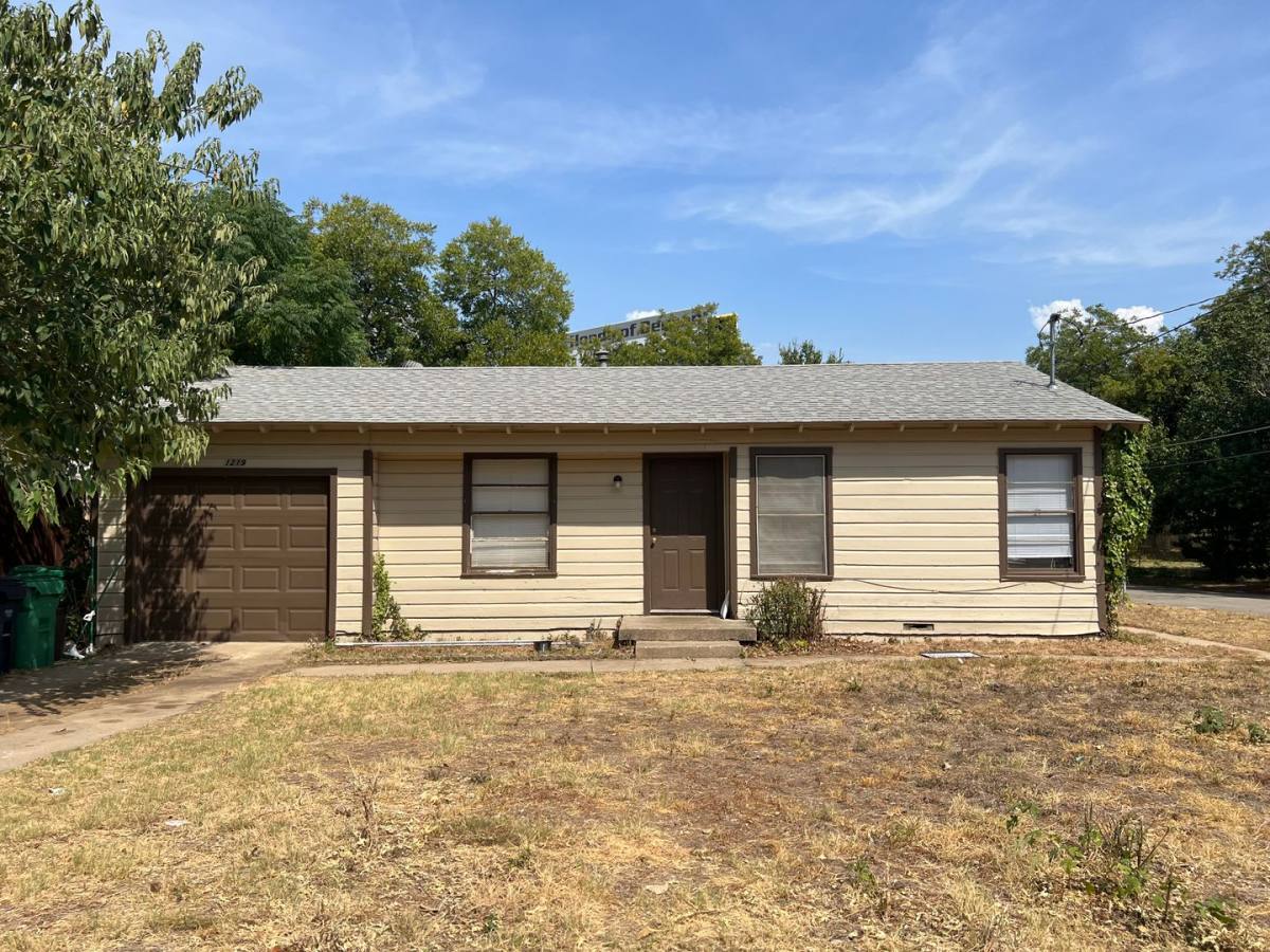 House for rent at 1219 Knight St, Denton, TX 76205