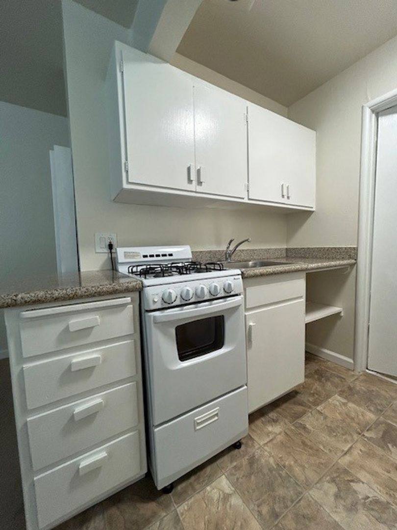 Apartment for rent at 2115 Haste St, Berkeley, CA 94704