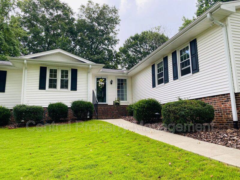 House for rent at 4724 Coach Hill Dr, Greenville, SC 29615