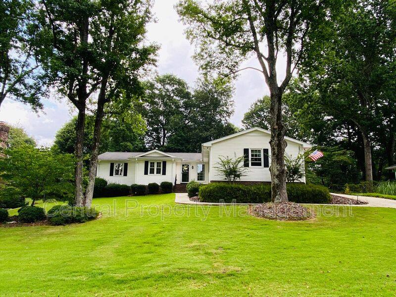 House for rent at 4724 Coach Hill Dr, Greenville, SC 29615