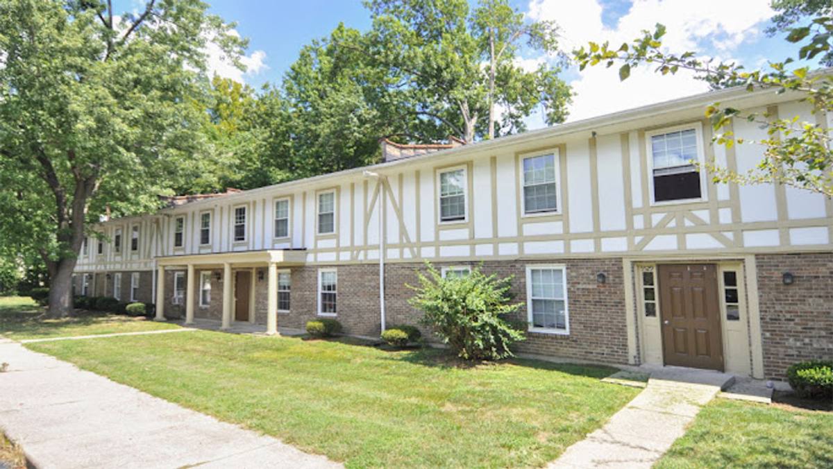 Apartment for rent at 5546 Indian Oaks Circle, Louisville, KY 40219