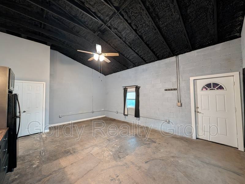 Apartment for rent at 2807B Bertram St, Marianna, FL 32448