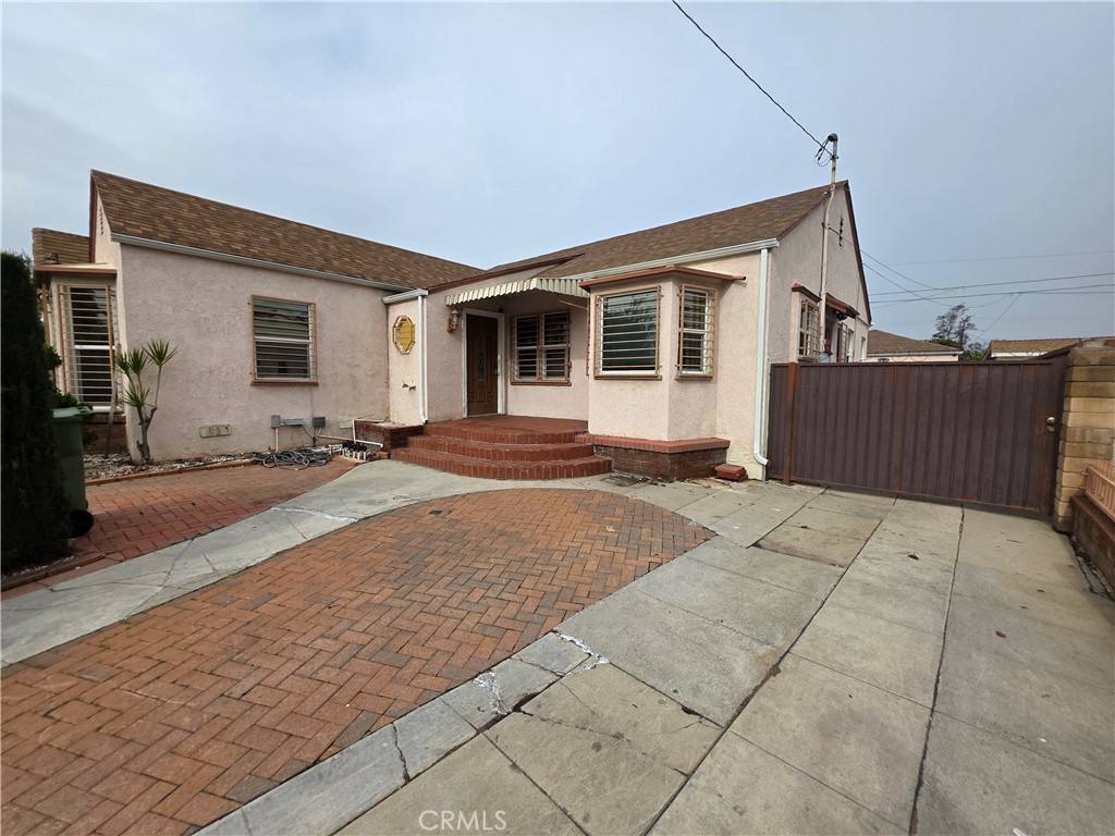 Apartment for rent at 25 E San Marino Ave #25, Alhambra, CA 91801