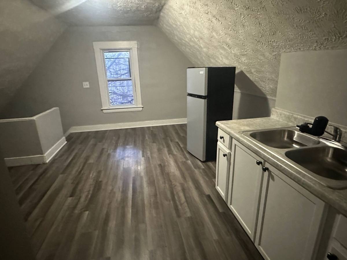 Apartment for rent at 10022 Parkgate Ave, Cleveland, OH 44108